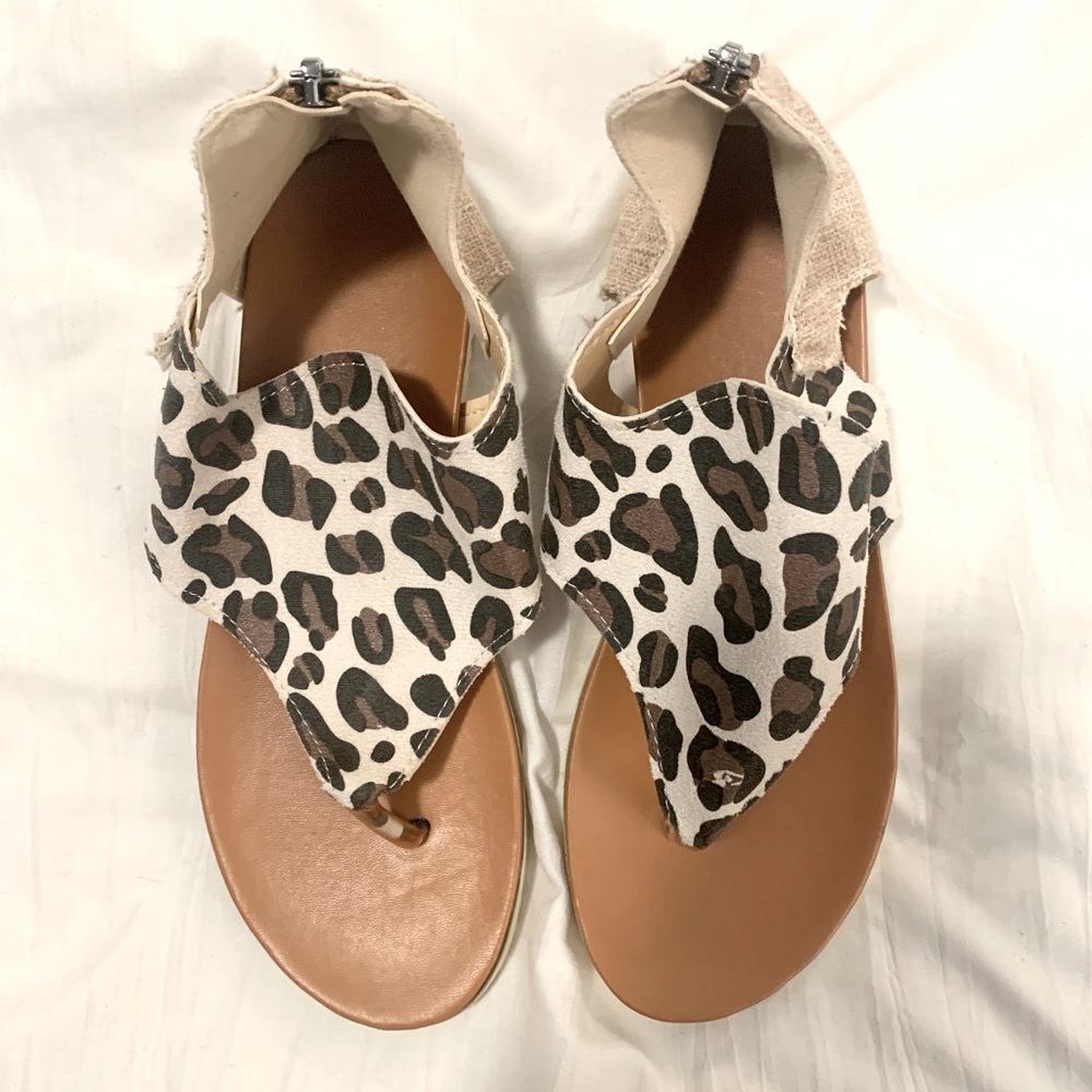 🌿CHEETAH PRINT SANDALS🌿